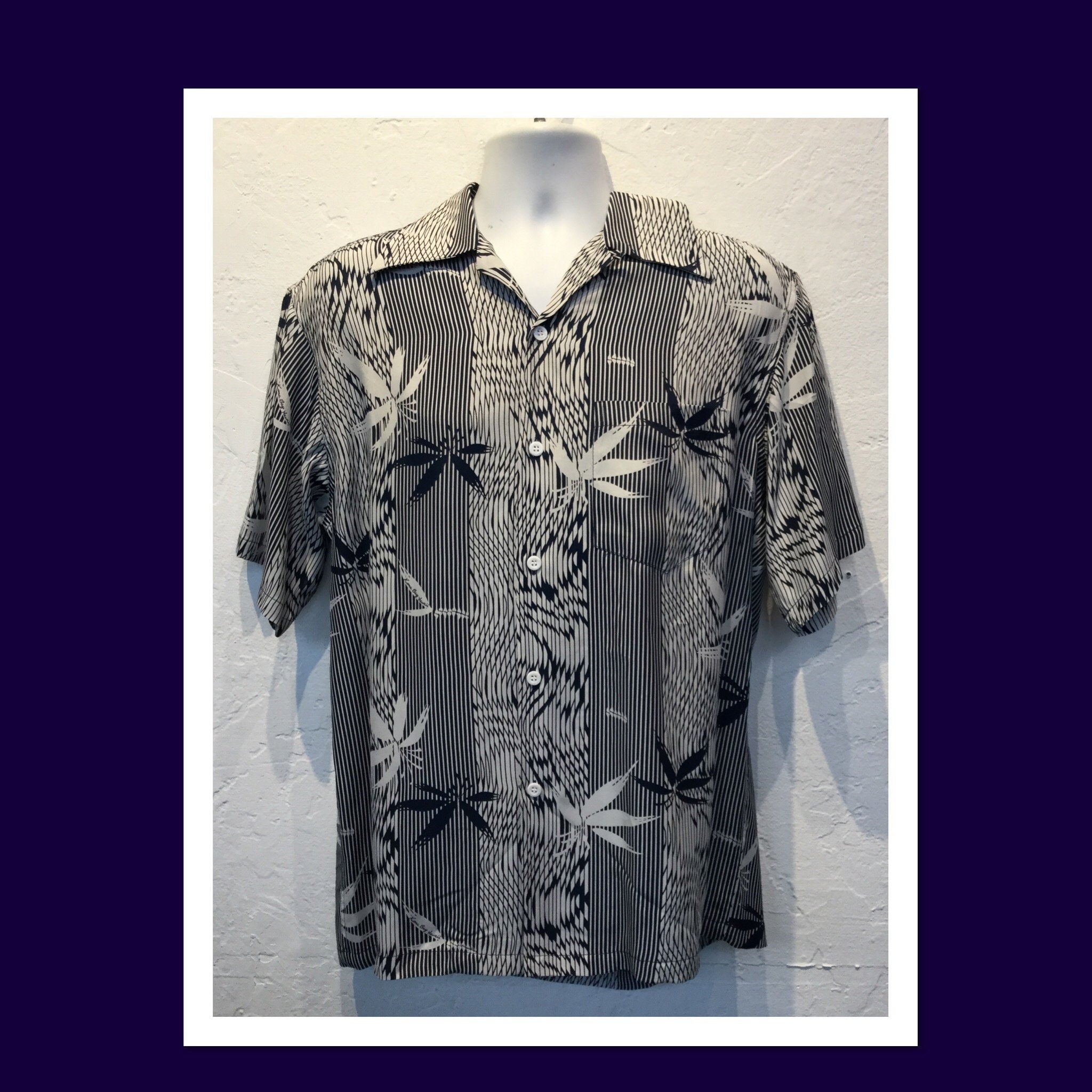 1940s vintage reproduction Hawaiian shirt by Kona Bay. Currently available in sizes medium & large