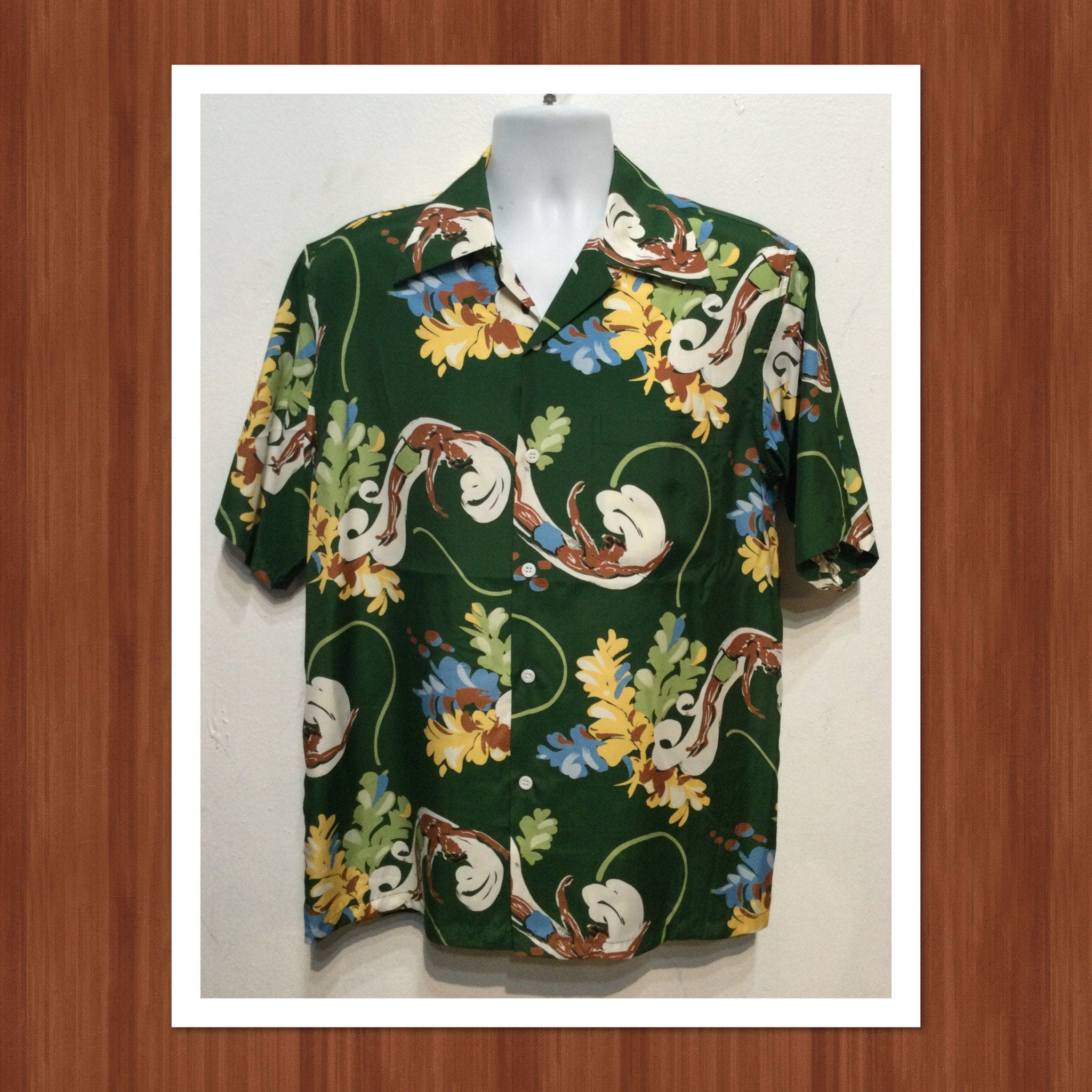 1940s vintage reproduction by “Kona Bay” rayon Hawaiian shirt. Size medium, large, X large and XX large